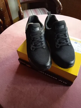 Zapatos Skechers sin estrenar n43sin cordones