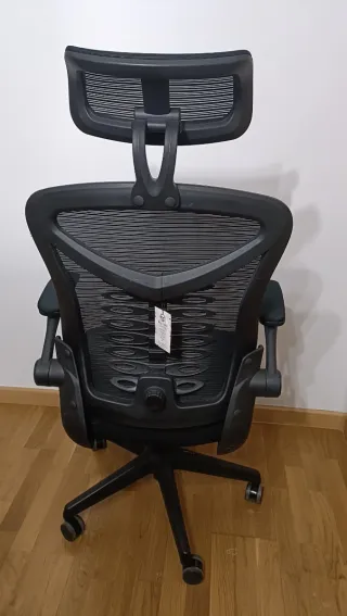 Silla de oficina ergonómica negra