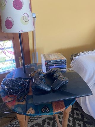 PS3 SuperSlim 500GB + 2 Mandos + 7 Juegos