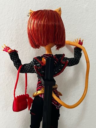 Monster High Toralei Stripe Básica