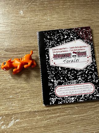 Monster High Toralei Stripe Básica