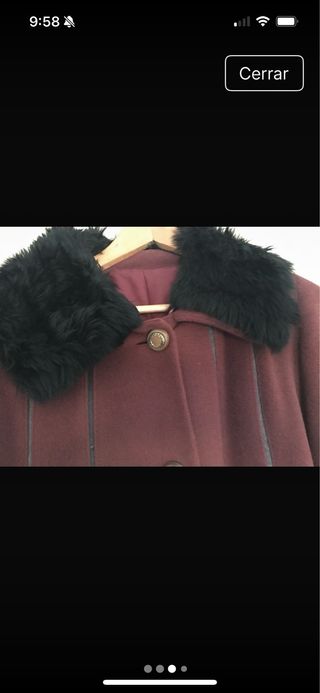 Abrigo chaquetón cuello pelo extraíble.