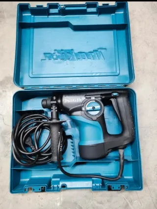 Taladro Percutor Makita con Maletín