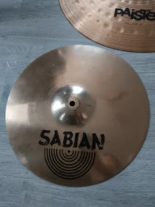 Set de platos de batería Sabian y Paiste gama alta