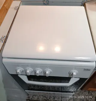 Cocina de gas Beko blanca