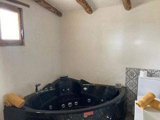 Edificio en venta en Santos de Maimona (Los)