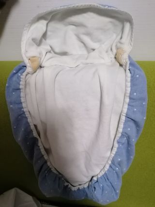 Portabebés ergonómico con capucha