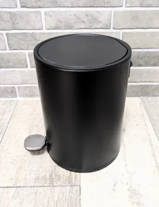 Papelera de oficina con pedal cierre amortiguado