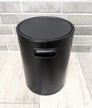 Papelera de oficina con pedal cierre amortiguado