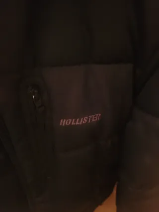 Abrigo Hollister Negro Como nuevo