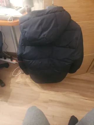 Abrigo Hollister Negro Como nuevo