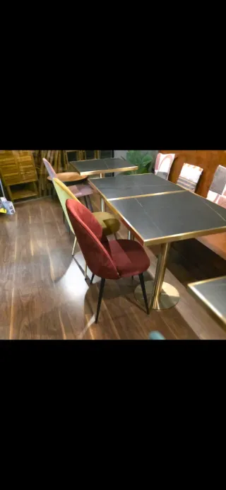 Mesas Gres Negro Soporte Dorado