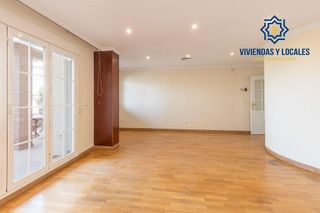 Casa adosada en venta en Bola de Oro - Serrallo en Granada