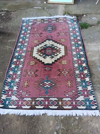 Alfombra estilo Kilim rosa