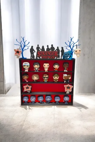 Expositor Stranger Things Kinder Joy