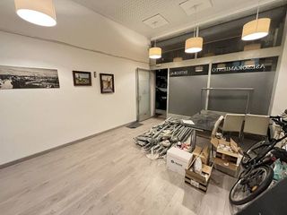 Local comercial en venta en Azpilagaña en Pamplona