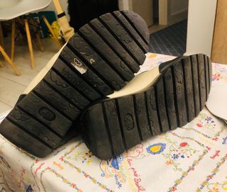 Botines Wonders Beige y Negro