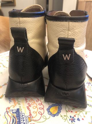 Botines Wonders Beige y Negro