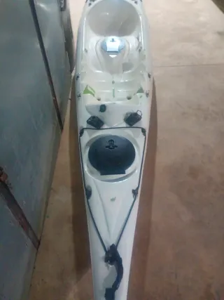 Kayak de pesca y travesía, EN FIBRA DE VIDRIO.