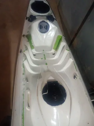 Kayak de pesca y travesía, EN FIBRA DE VIDRIO.