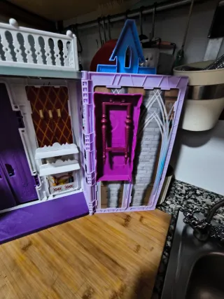 Casa de muñecas Frozen , maletín transportable