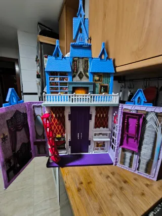 Casa de muñecas Frozen , maletín transportable