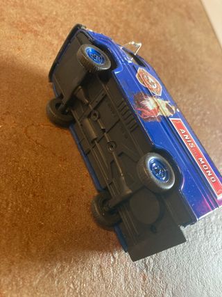 Camión Anis del Mono a escala