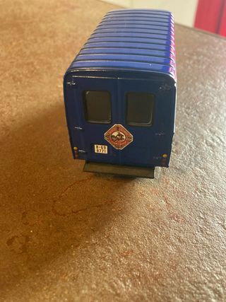 Camión Anis del Mono a escala