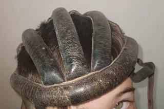 Casco Antiguo Cuero Chichonera ciclismo antiguo