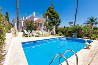 Chalet en alquiler en Río Real en Marbella