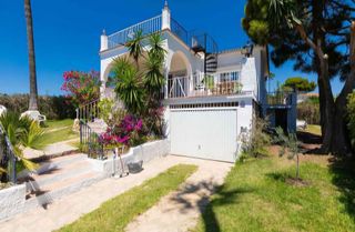 Chalet en alquiler en Río Real en Marbella