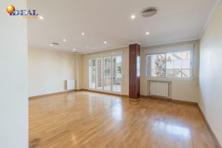 Casa adosada en venta en Bola de Oro - Serrallo en Granada