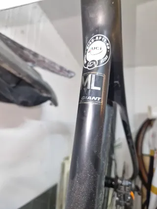 Bicicleta Giant TCR Negra y Naranja