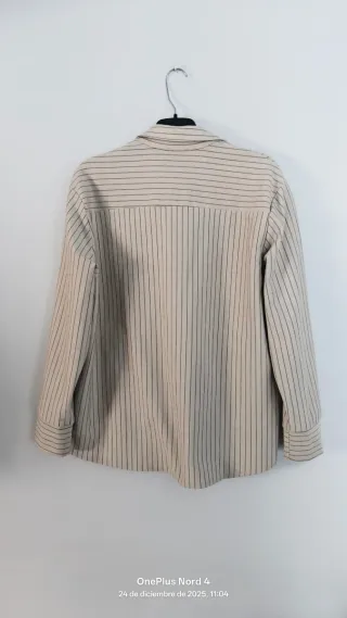 Camisa Stradivarius rayas beige y negro