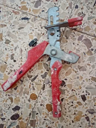 Pinzas para cuñas nivelación azulejos