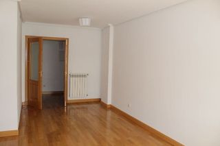 Piso en alquiler en Peñagrande en Madrid