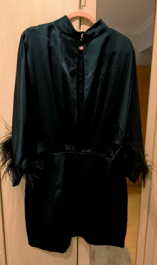 Vestido Zara Negro Plumas