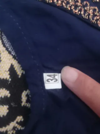 Vestido azul con bordados