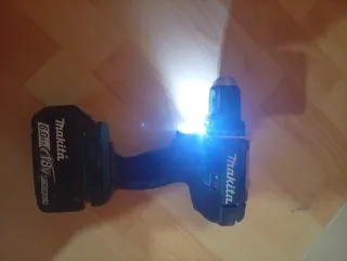 Taladro Atornillador Makita  sin batería