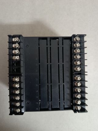 2 Controladores Digitales Omron E5AC-RX4A5M-000