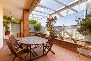 Casa adosada en venta en Bola de Oro - Serrallo en Granada