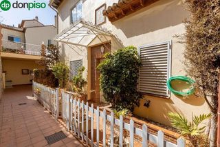 Casa adosada en venta en Bola de Oro - Serrallo en Granada