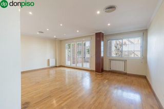 Casa adosada en venta en Bola de Oro - Serrallo en Granada