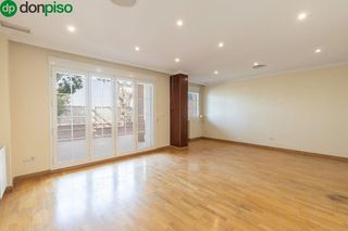 Casa adosada en venta en Bola de Oro - Serrallo en Granada