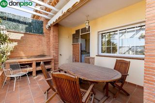 Casa adosada en venta en Bola de Oro - Serrallo en Granada