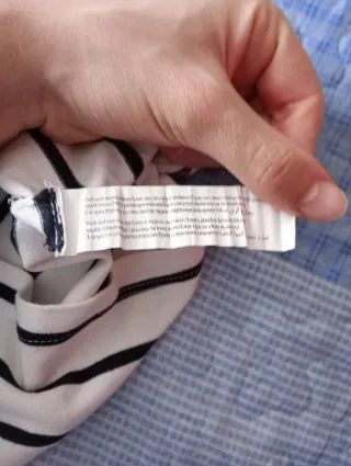 Camiseta de manga larga de rallas.