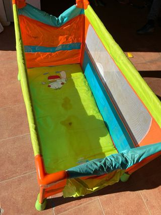 Cuna de viaje plegable