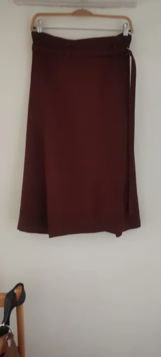 Falda larga con abertura