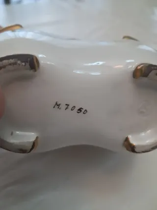 Figura decorativa de flores moradas