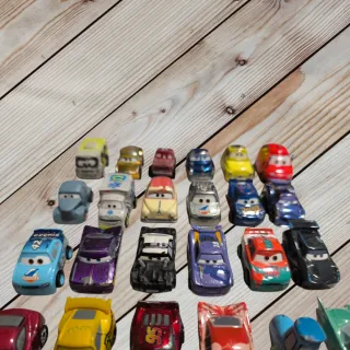 Pack 28 Mini Vehículos Disney Cars Mattel